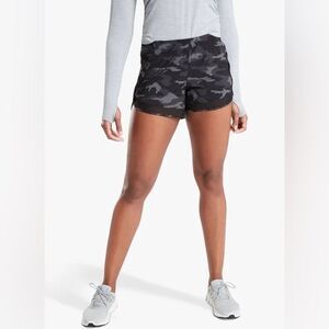 Athleta Printed Mesh Racer Run Lined 4” Black Camo Shorts XS EUC